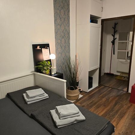 Studio Apartman Tamai Кутина Экстерьер фото